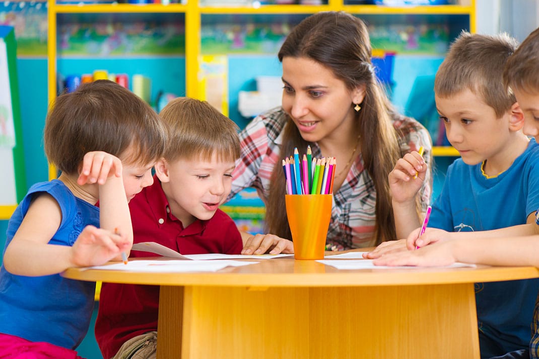 Assistante maternelle ou nounou, quelle diférence ?