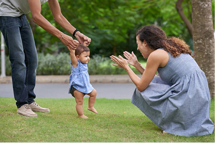 Apprendre à marcher à son enfant, comment faire ?